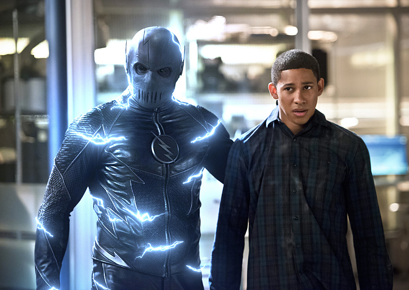 The Flash -- "Versus Zoom" -- Image: FLA218b_0049b2.jpg -- Pictured (L-R): Zoom and Keiynan Lonsdale as Wally West -- Photo: Diyah Pera/The CW -- ÃÂ© 2016 The CW Network, LLC. All rights reserved