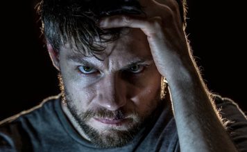 Comic Con 2015: Outcast İçin İlk Trailer Yayınlandı! Outcast