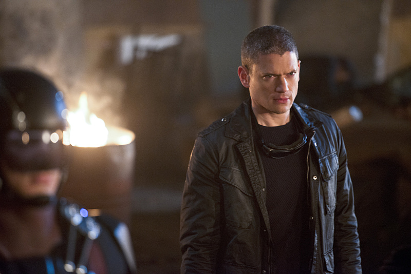 DC's Legends of Tomorrow -- "Star City 2046" -- Image LGN106b_0361b.jpg -- Pictured: Wentworth Miller as Leonard Snart/Captain Cold -- Photo: Diyah Pera/The CW -- ÃÂ© 2016 The CW Network, LLC. All Rights Reserved.