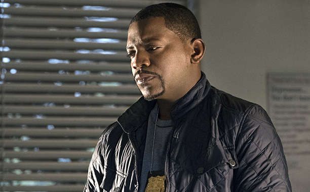 Frequency -- "The Near-Far Problem" -- Image Number: FRG103a_0018.jpg -- Pictured: Mekhi Phifer as Satch -- Photo: Bettina Strauss/The CW -- ÃÂ© 2016 The CW Network, LLC. All rights reserved.