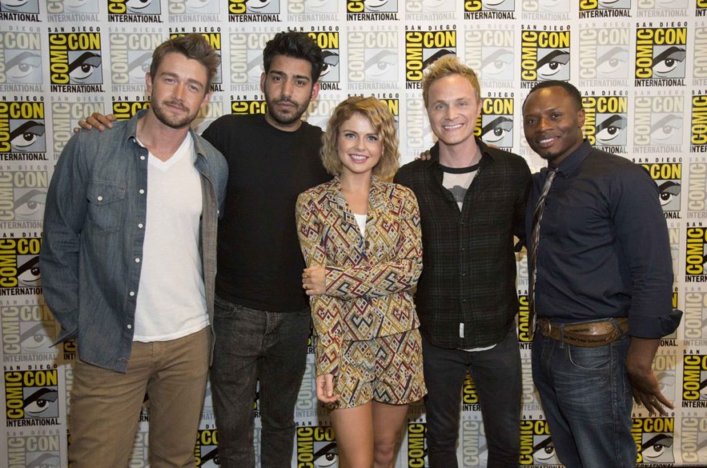 rose-mciver-at-izombie-panel-at-comic-con-in-san-diego_5