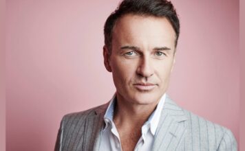 Julian McMahon, Runaways Dizisinin Kadrosuna Dahil Oldu