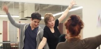 Shirley MacLaine Glee’ye Konuk Oluyor