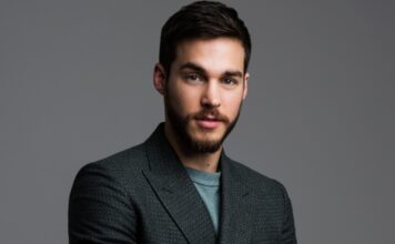 Chris Wood, Supergirl Kadrosuna Katıldı