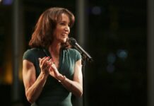 Felicity Huffman, American Crime’da Yer Almaya Devam Edecek