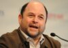 Jason Alexander, The Grinder Dizisinin Kadrosuna Dahil Oldu