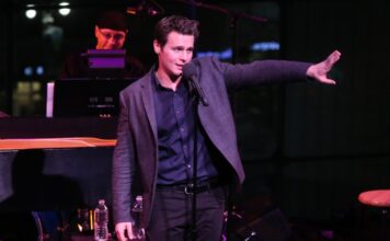 Jonathan Groff, Glee’nin Final Bölümü İçin Geri Dönüyor