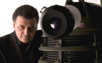 Stephen Moffat: “Doctor Who 5 Yıl Daha Devam Edecek”