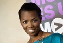 The Flash 2. Sezon: Iris West’in Annesi ile Tanışın!