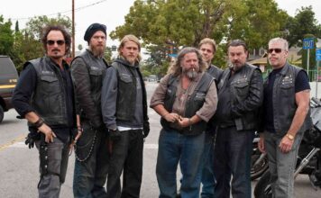 Charlie Hunnam, FX’in Yeni Dizisi Legends için “Sons of Anarchy” Ekibini Yeniden Bir Araya Getiriyor